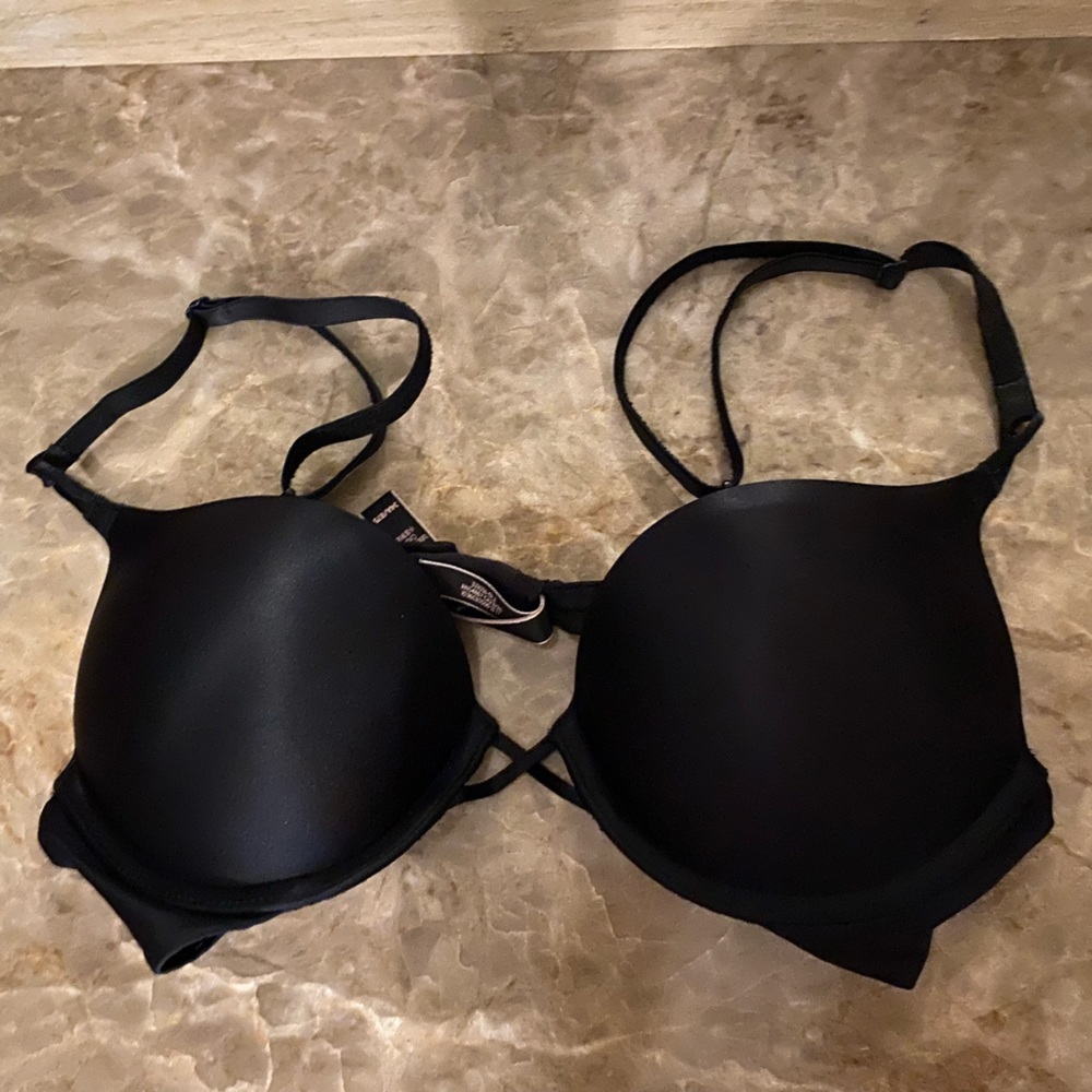 Black Victoria’s Secret bombshell bra